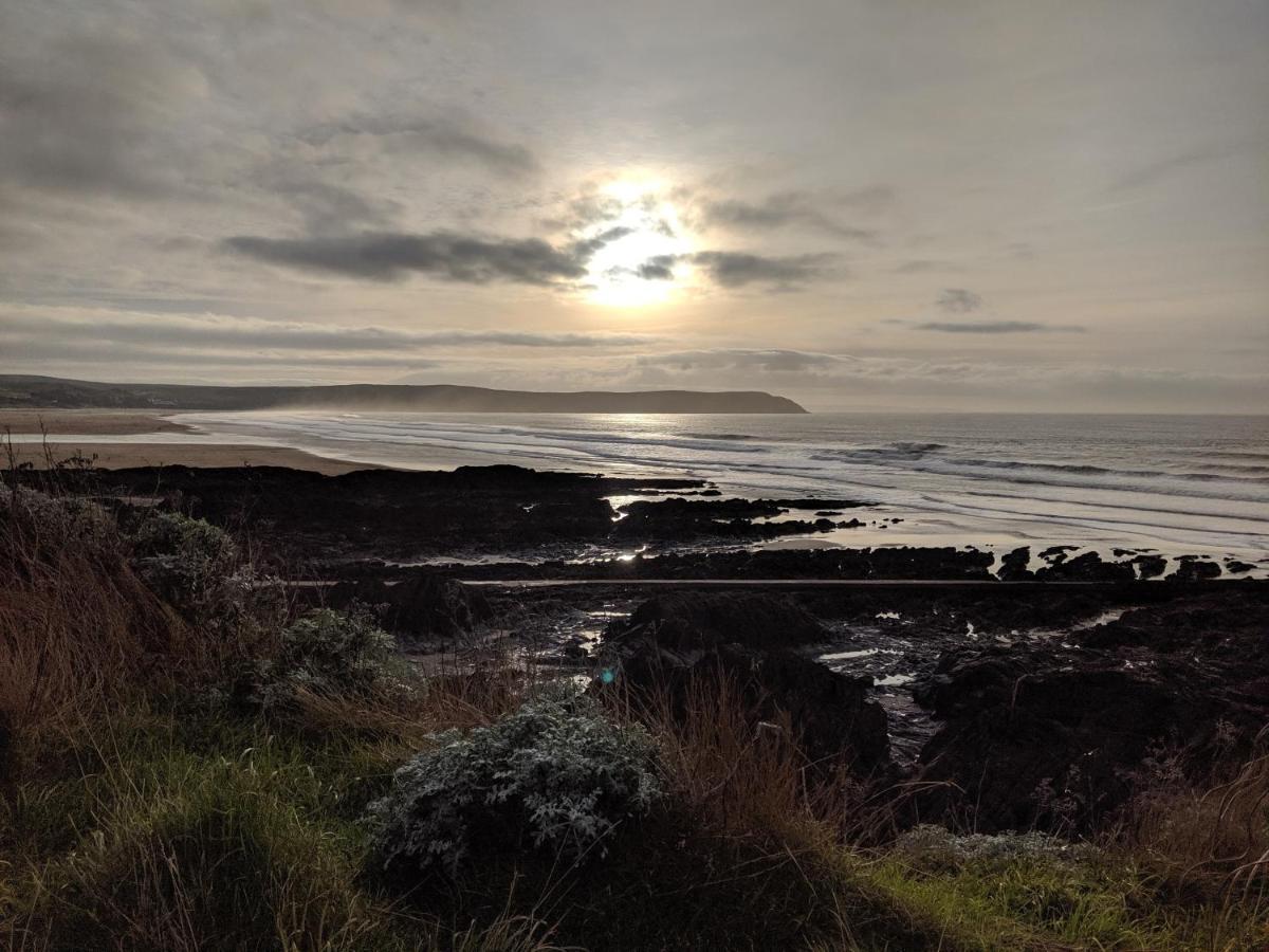 2 Middlecombe - Luxury Apartment At Byron Woolacombe, Only 4 Minute Walk To Woolacombe Beach! Bagian luar foto