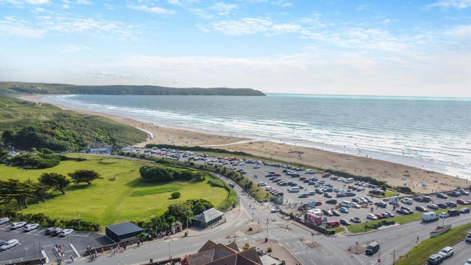 2 Middlecombe - Luxury Apartment At Byron Woolacombe, Only 4 Minute Walk To Woolacombe Beach! Bagian luar foto