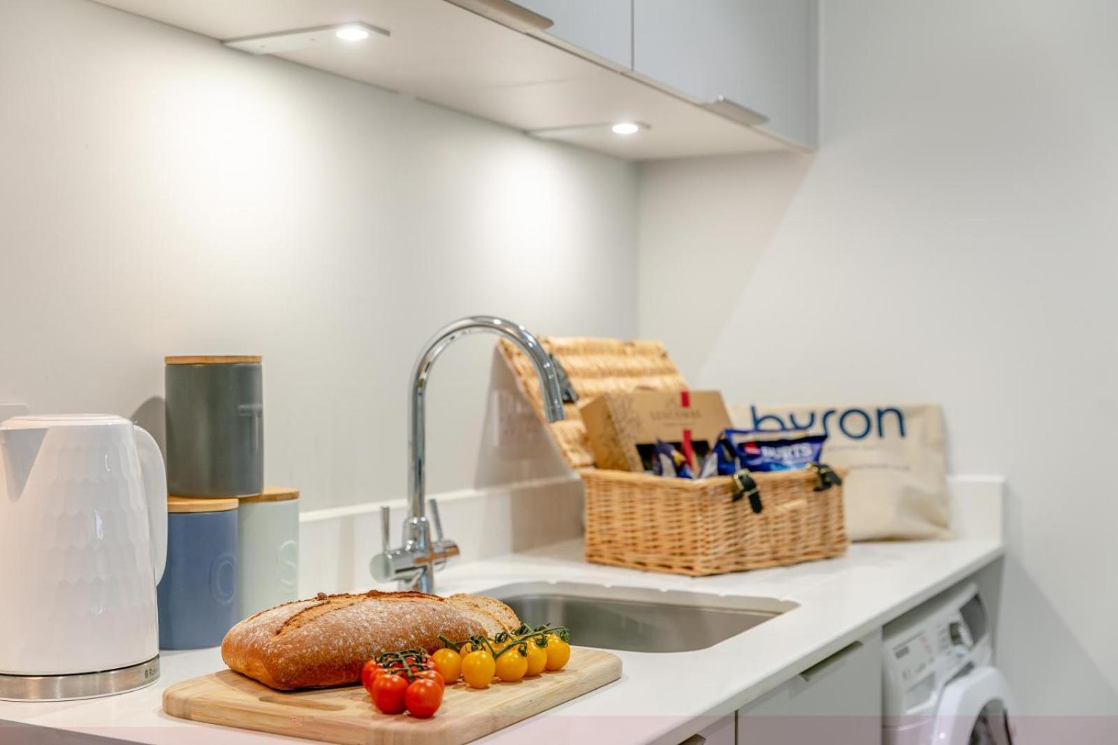 2 Middlecombe - Luxury Apartment At Byron Woolacombe, Only 4 Minute Walk To Woolacombe Beach! Bagian luar foto